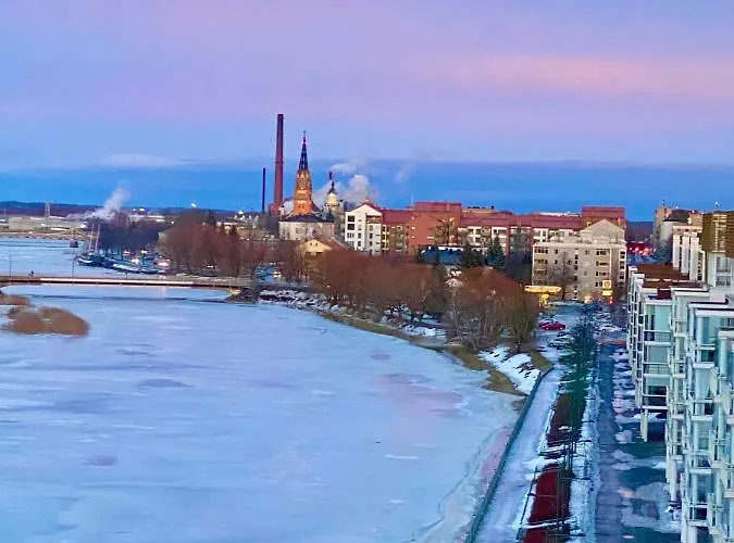 The River 31, Baritoni * פורי